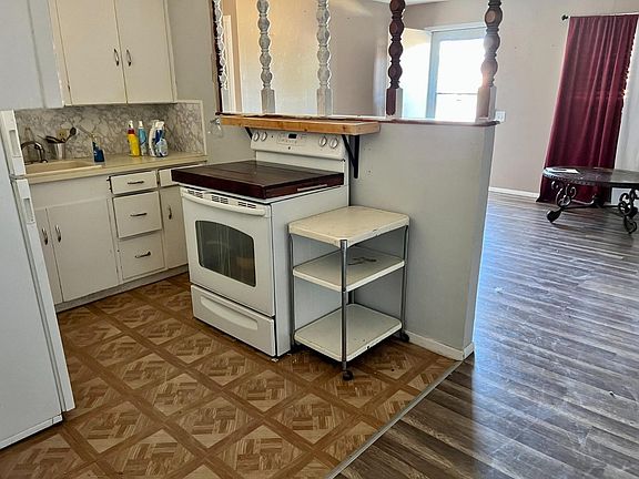 4th image of 104 N Jackson Ave