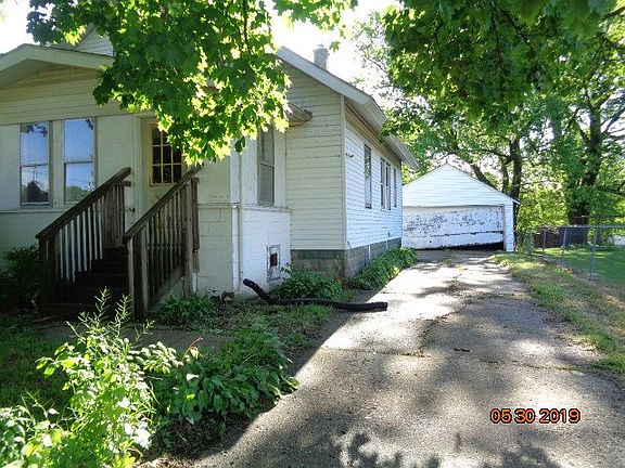 3rd image of 614 S Pierpont Ave