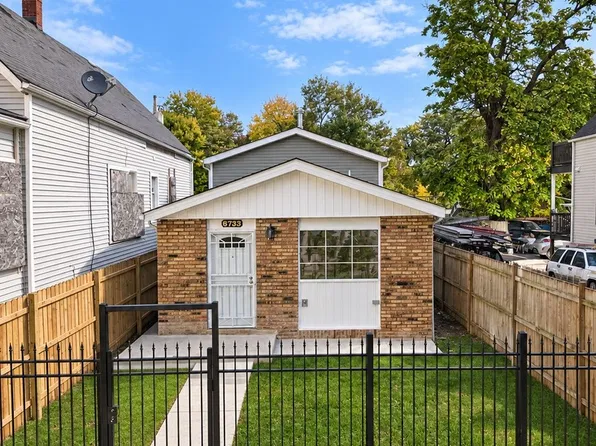 6733 S Throop St, Chicago, IL 60636