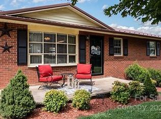 4575 Horseshoe Bend Rd, Hudson, NC 28638