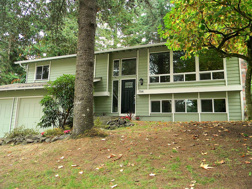 1st image of 794 NE Pinecrest Dr