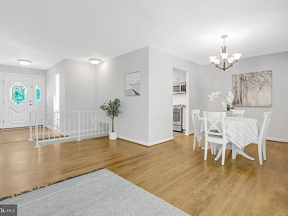 5th image of 5008 Woodland Way