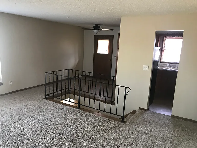 608 NE Wanda Dr #608 — Photo 4