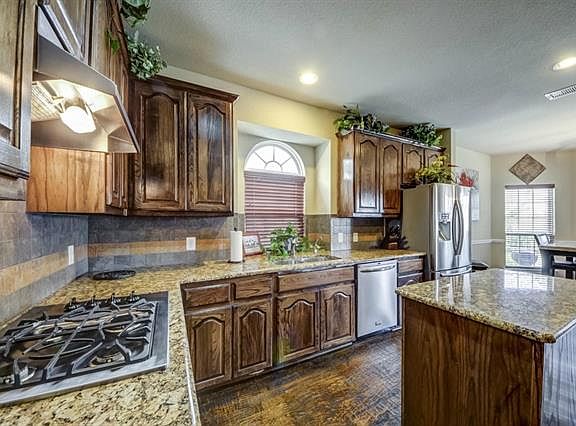 5th image of 515 Winchester Dr