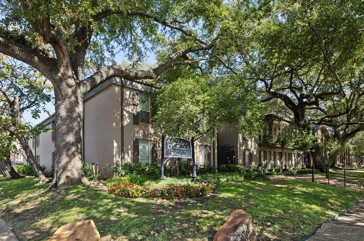 2 bed, 1000 sqft, $1,795 — Photo 1