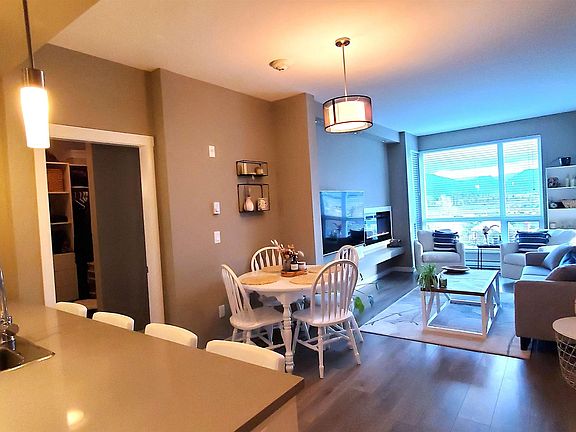 3rd image of 2242 Whatcom Rd #409