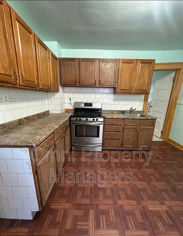 2 bed, 1.0 bath, $1,100 — Photo 3