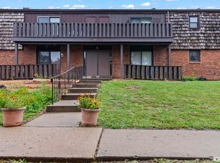 1913 Jeanette Ln APT 3, Springfield, IL 62702