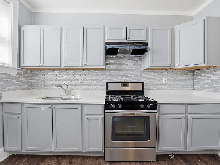 8001 S Emerald Ave — Photo 6