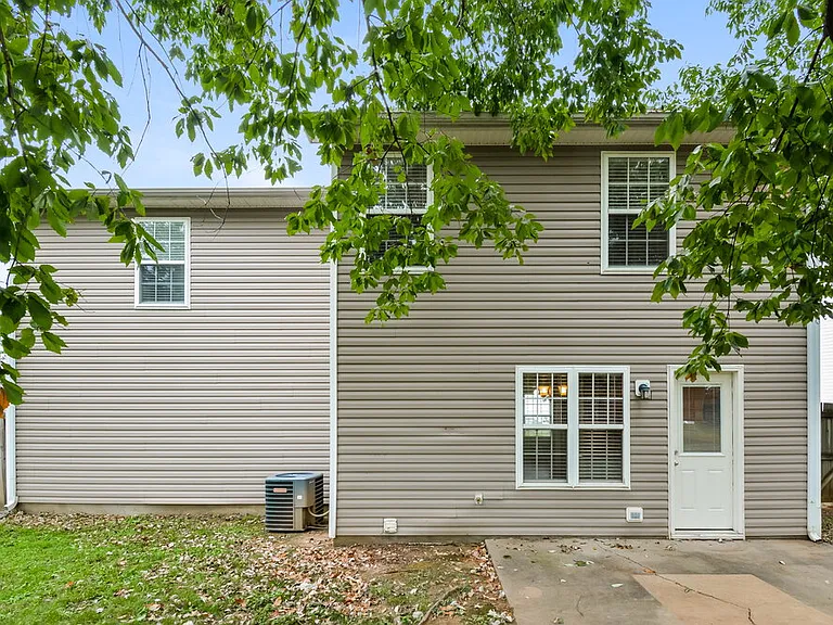 915 Buckhaven Dr — Photo 17
