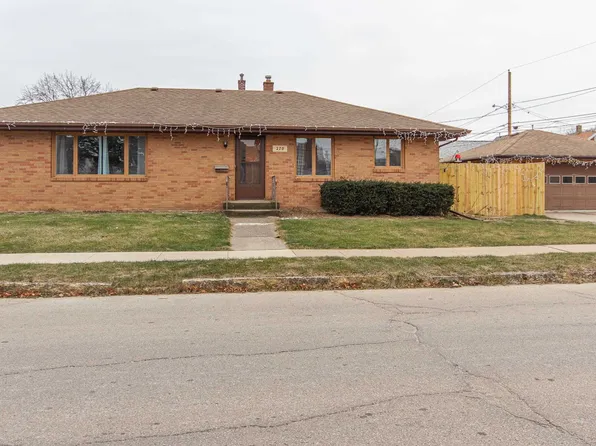 270 E 29th St, Dubuque, IA 52001