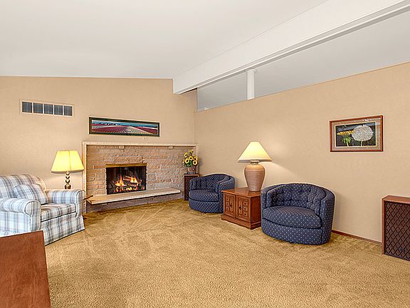 3rd image of 15804 SE 26th St