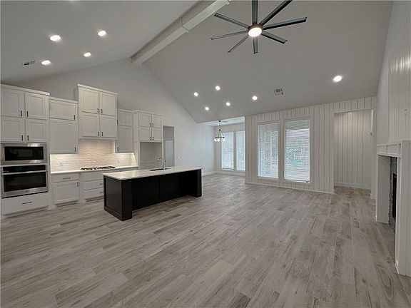 2nd image of 15905 Palermo Dr
