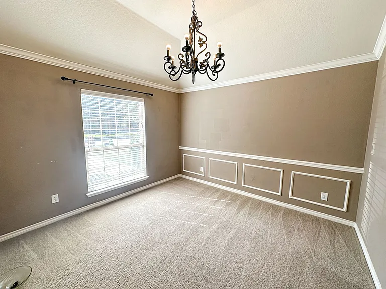 1715 Nestledown Dr — Photo 8