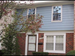 2930 Seaton Circuit N, Warren, MI 48091