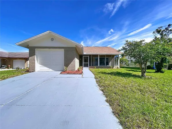 8101 Casuarina Dr, Port Richey, FL 34668