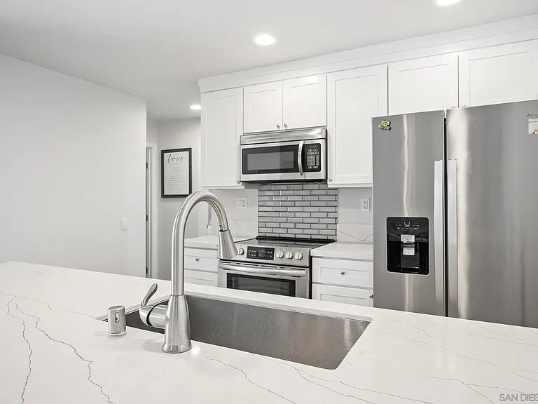 8324 Regents Rd #1G — Photo 6