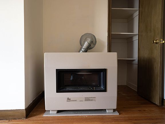 3rd image of 1129 Bedford St #2E