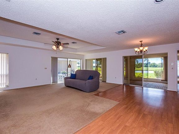 5th image of 725 Carnoustie Ter