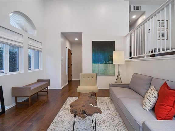 4th image of 552 W Olive St