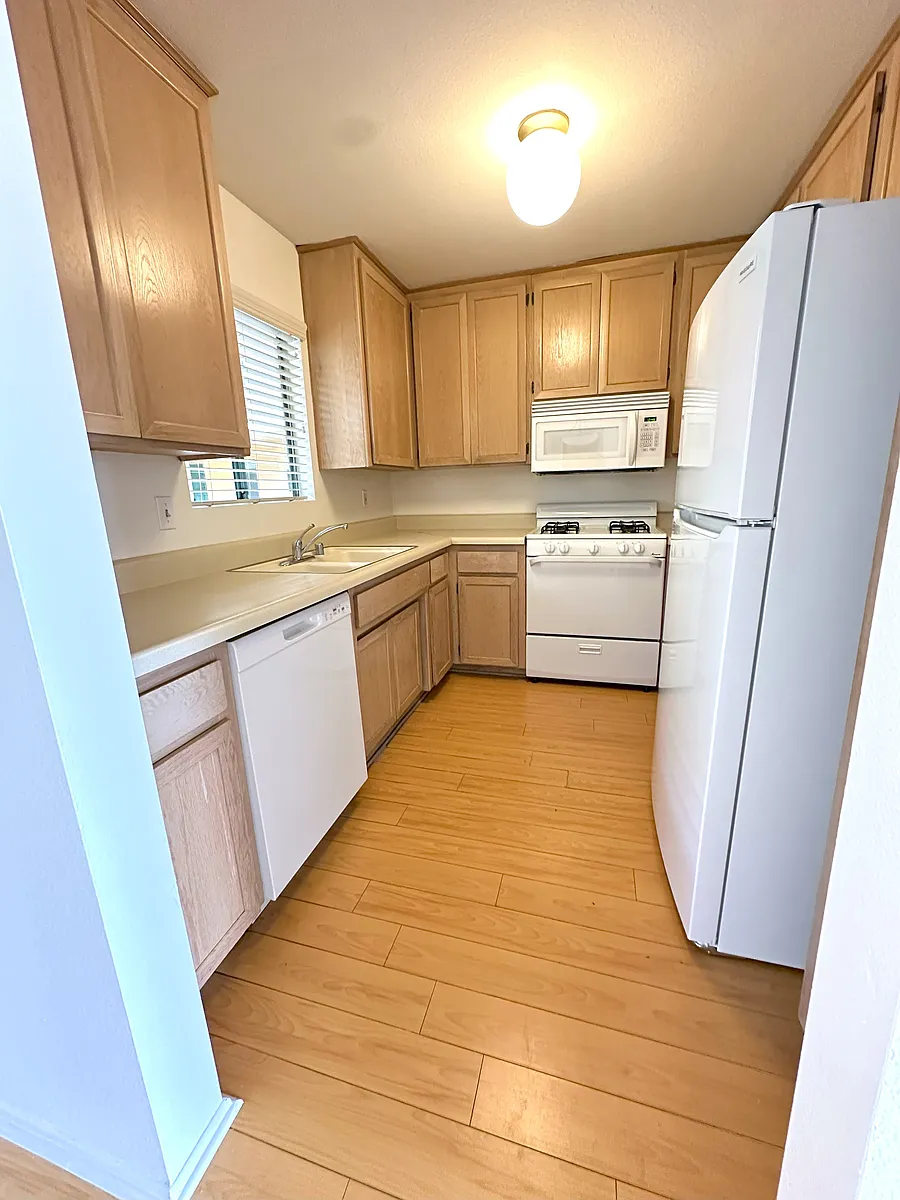 Building Photo - 1345 S Westgate Ave #203