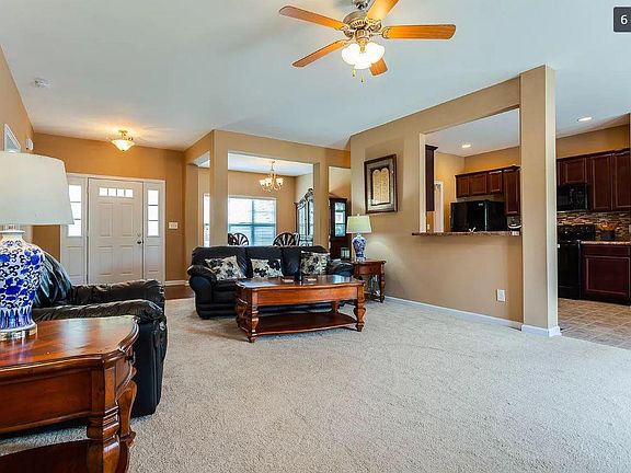 5th image of 428 Garnet Hill Dr