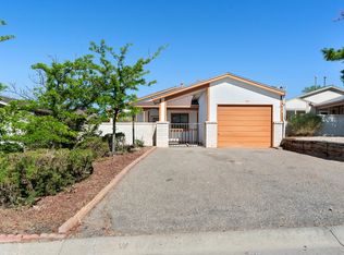 330 Coral Dr NE, Rio Rancho, NM 87124