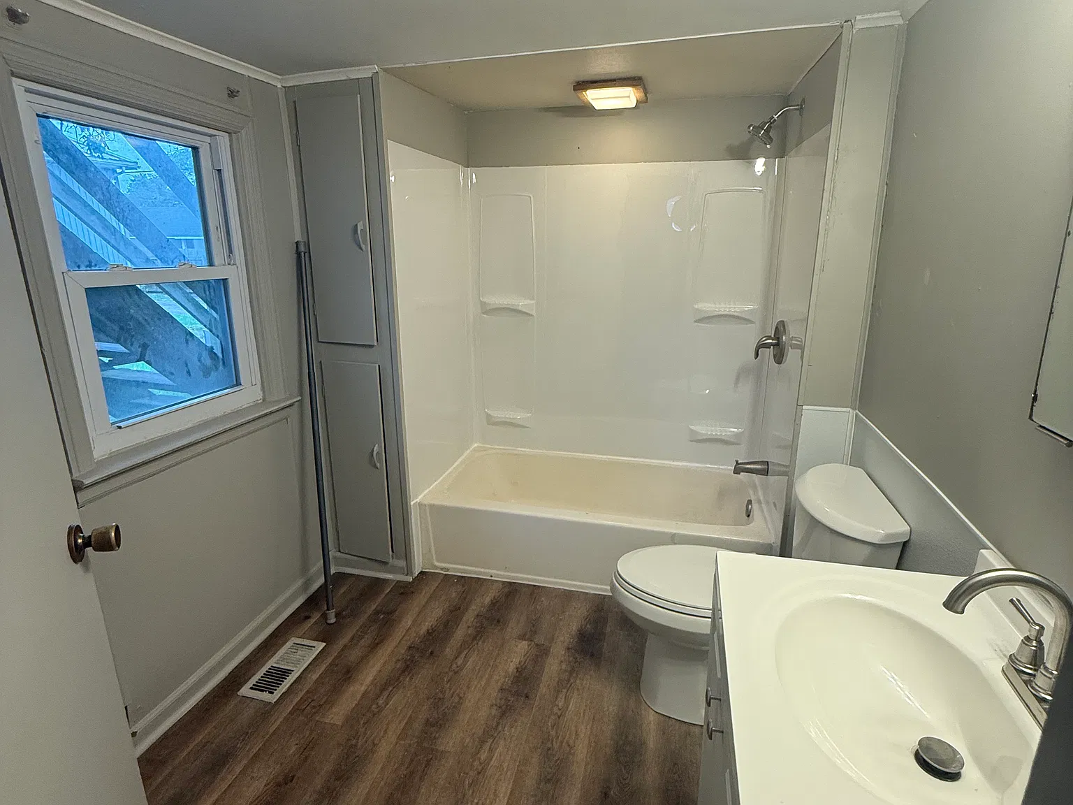 23 W Main St — Photo 3