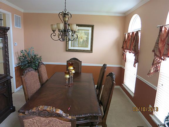 3rd image of 15 Shire Ln