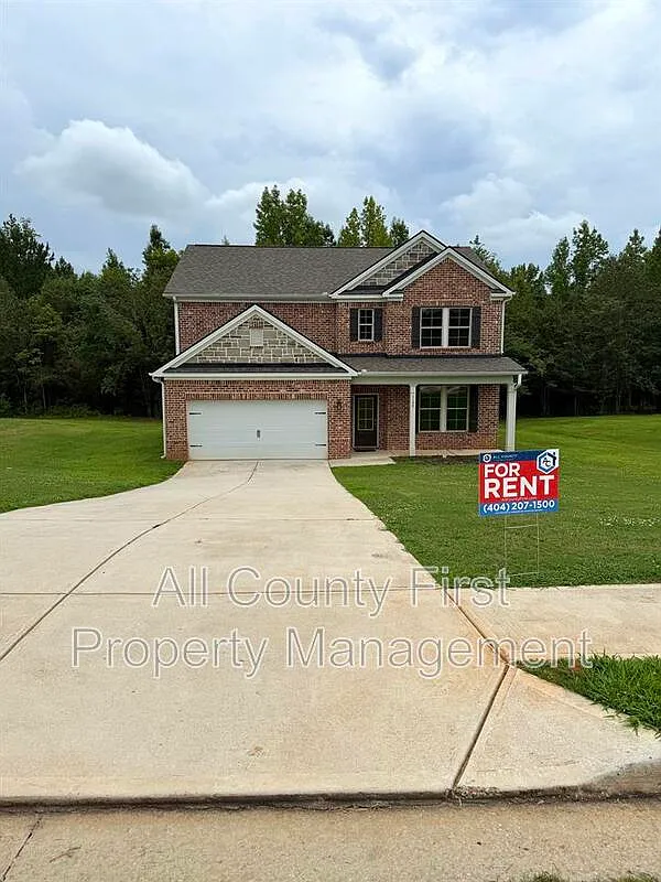 4 bed, 3.0 bath, $2,500 — Photo 1