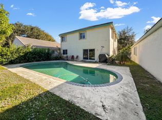 1403 Banyan Cir, Pompano Beach, FL 33069