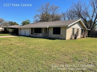 1227 Park Ctr, Fort Worth, TX 76126