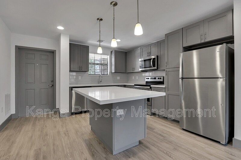 1st image of 540 NE 14th Ct APT 103
