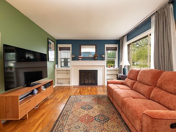3rd image of 2022 Paddington Rd