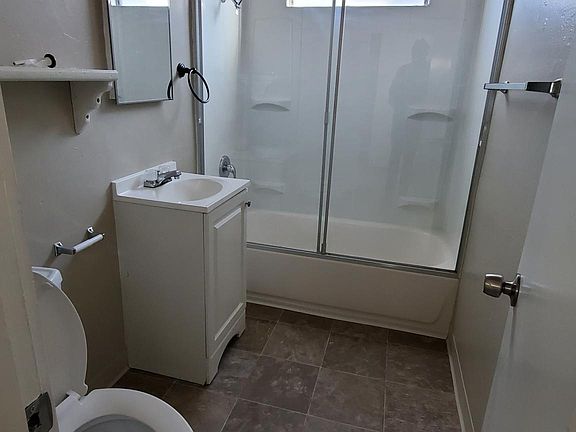 4th image of 4599 Long Branch Ave #4599