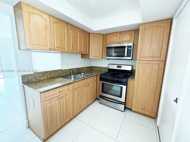 7701 SW 88th St #B322 — Photo 2
