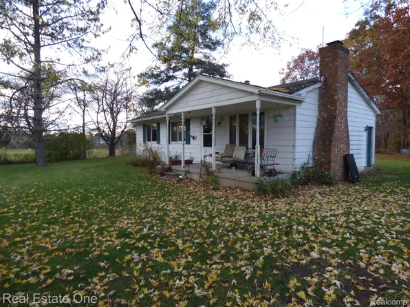 3509 Five Mile Rd, South Lyon, MI 48178