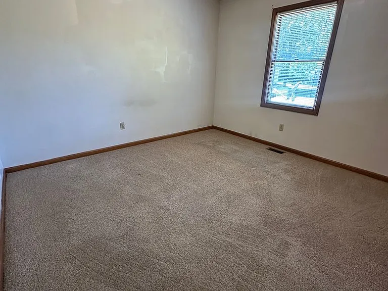 1003 Zollinger Road — Photo 5