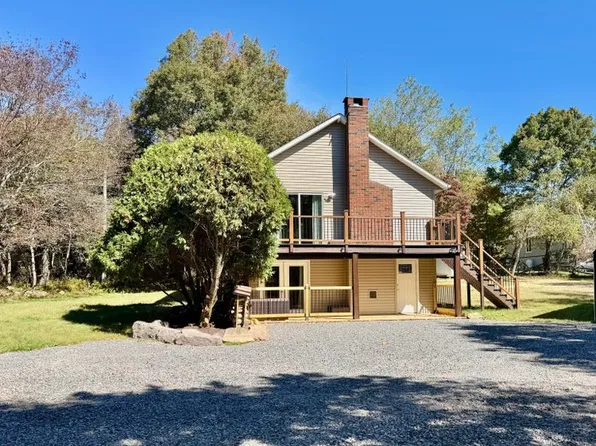 437 Skyline Dr, Blakeslee, PA 18610