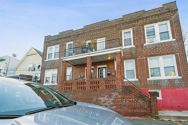 1st image of 17 Chase Ct #1R