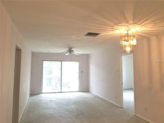 5th image of 4610 W Gray St Unit 201