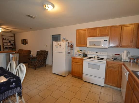 5th image of 3617 La Fontaine St