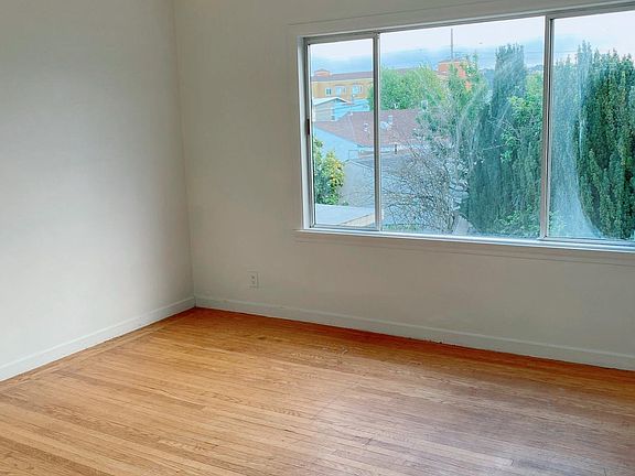3rd image of 541 Easton Ave #541