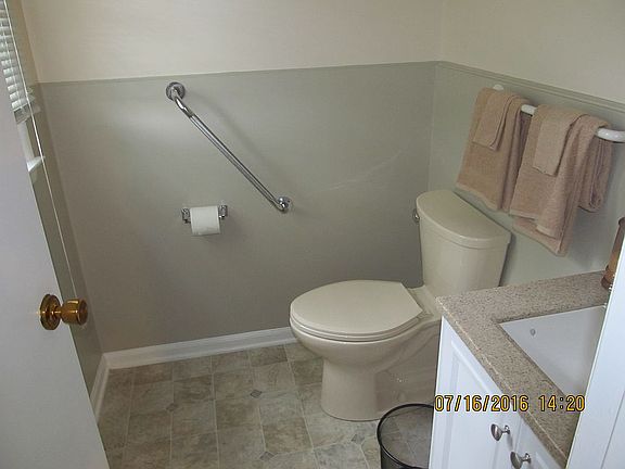 5th image of 128 E Cedar Ln