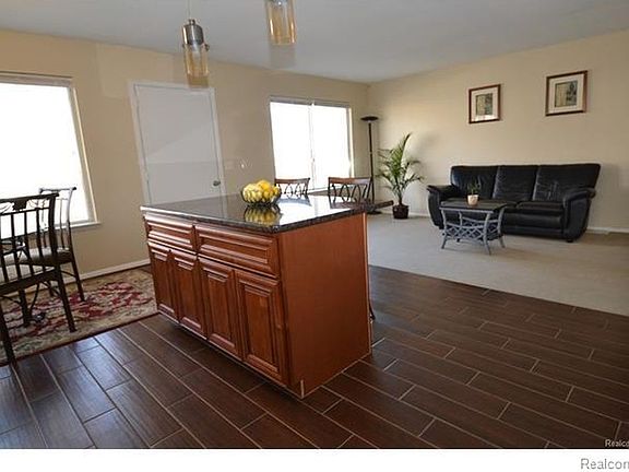 5th image of 602 Marlin Ave