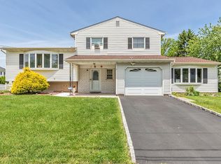 6 Tyroler Ct, Edison, NJ 08820