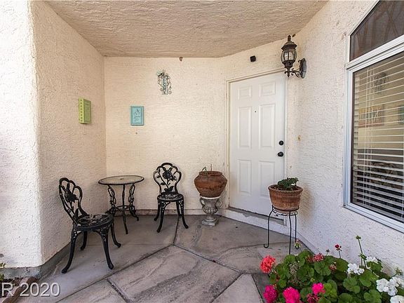 5th image of 8424 Cove Landing Ave