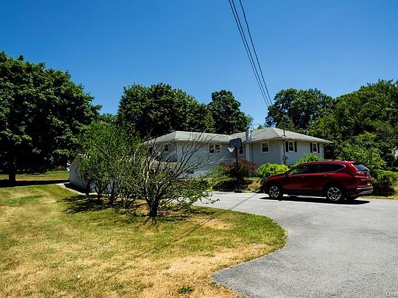 4th image of 1960/19 N Goshen Tpke