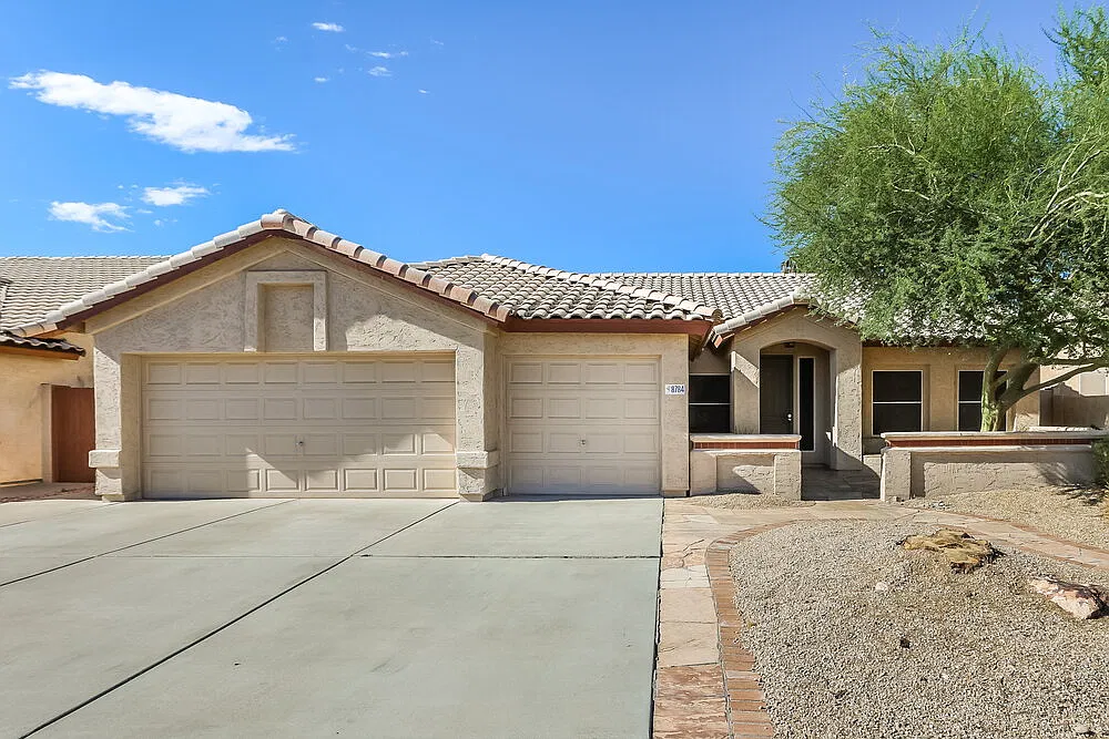 3 bed, 2.0 bath, 1888 sqft, $2,420 — Photo 1