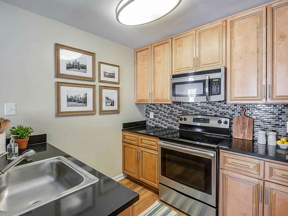 3rd image of 5711 Woodlawn Gable Dr #809D